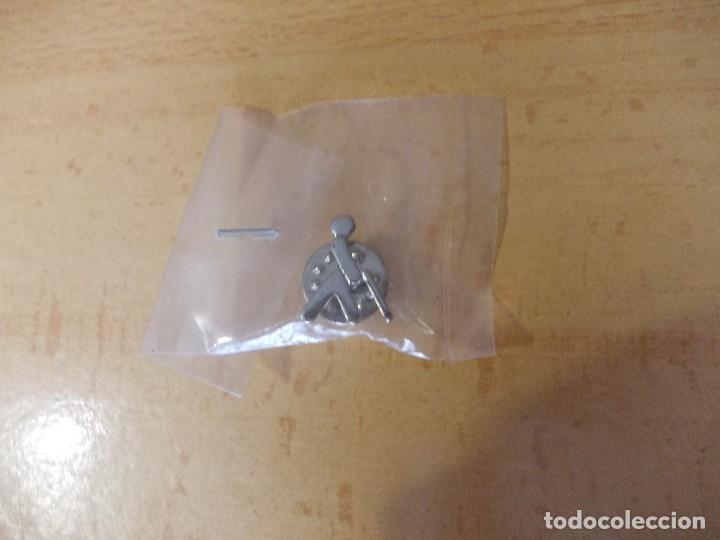 Pins de colecci&oacute;n: Pin de la &rdquo;ONCE&rdquo; d&eacute;cada 1990 - Foto 1