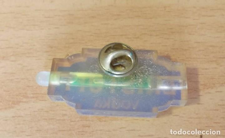 Pins de colecci&oacute;n: Pin &rdquo; Eristroff Vodka&rdquo; - Foto 2