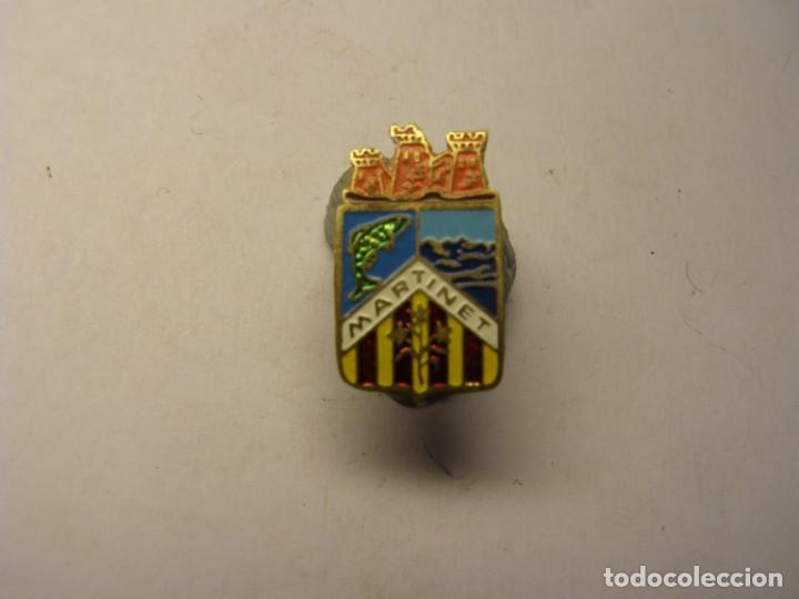 Pins de colecci&oacute;n: Antigua insignia de Martinet de Cerdanya. Esqu&iacute; y Monta&ntilde;a. A&ntilde;os 50-60. No es pin.