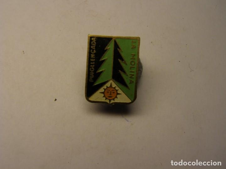 Pins de colecci&oacute;n: Antigua insignia de Puigllen&ccedil;ada, La Molina. Esqu&iacute; y Monta&ntilde;a. A&ntilde;os 50-60. No es pin.