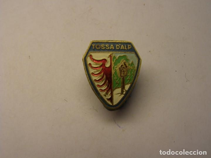 Pins de colecci&oacute;n: Antigua insignia Tossa d'Alp. Esqu&iacute; y Monta&ntilde;a. A&ntilde;os 50-60. No es pin.