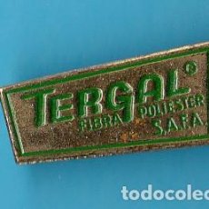 Pins de colección: INSIGNIA COMERCIAL TERGAL. FIBRA POLIESTER S.A.F.A.. ANTERIOR A 1970.. Lote 14171844