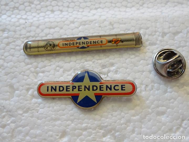 Pins de colecci&oacute;n: 2 PINS DE TABACO. CIGARROS INDEPENDENCE - Foto 1