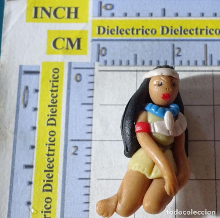 Sammlung von Pins: INSIGNIA BROCHE DE MU&Ntilde;EQUITOS MU&Ntilde;EQUITAS. MUJER TIPO POCAHONTAS DISNEY