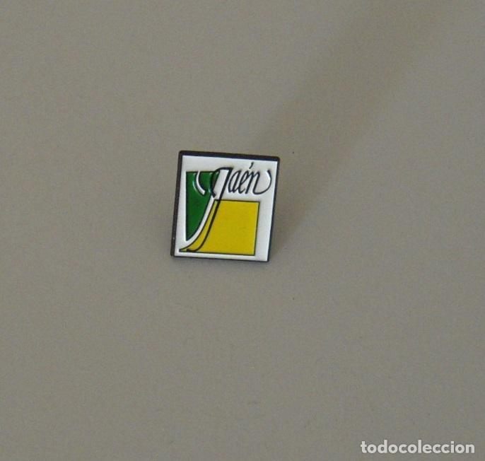 Pins de colecci&oacute;n: PIN TURISTICO DE JAEN - Foto 1
