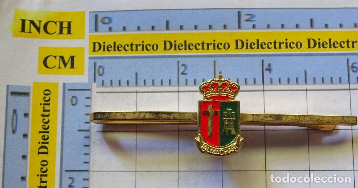 Pins de colecci&oacute;n: ALFILER DE CORBATA HER&Aacute;LDICA TURISMO. ESCUDO HER&Aacute;LDICO ALM&Aacute;CHAR M&Aacute;LAGA. PISACORBATAS
