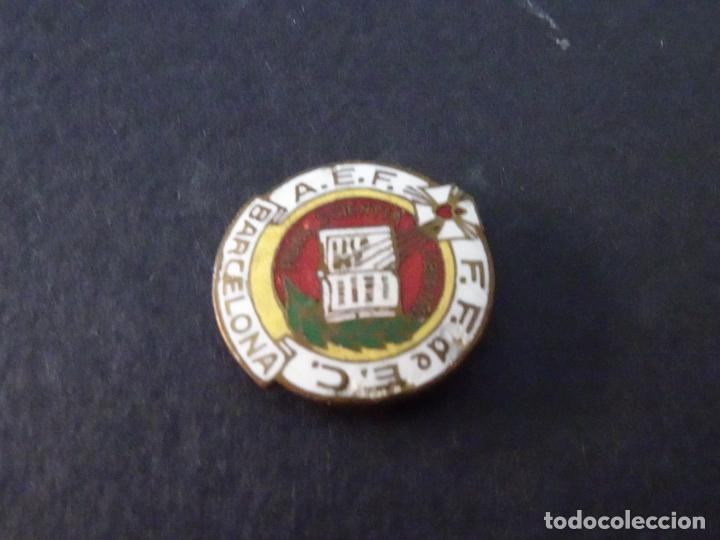 Pins de colecci&oacute;n: PIN - INSIGNIA - A.E.F. F.F. DE E.C. BARCELONA - PARTE TRASERA ROTA