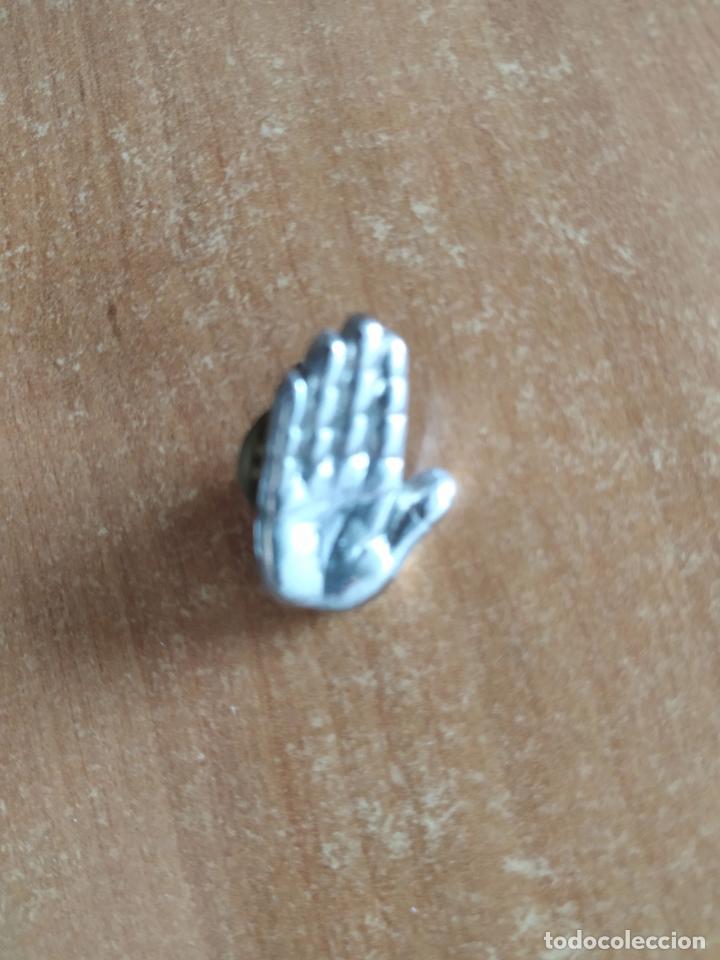 Pins de colecci&oacute;n: Pin MANO AL FRENTE. - Foto 1