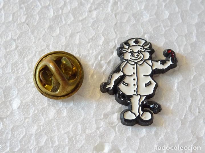Sammlung von Pins: PIN DE LA CRUZ ROJA. VACA VAQUITA ENFERMERA