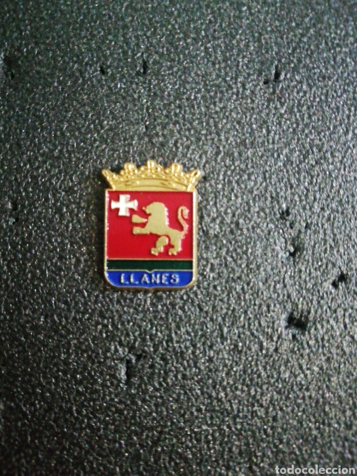 Collection pins: Pin her&aacute;ldico LLANES (Asturias)