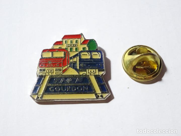 Sammlung von Pins: PIN DE TRENES FERROCARRILES. FRANCIA. SNCF GOURDON ESTACI&Oacute;N FFCC