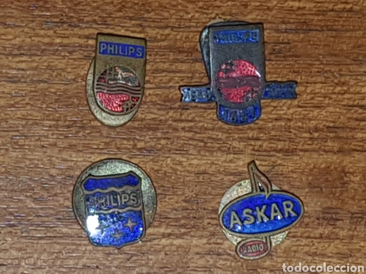 Pins de colecci&oacute;n: 19 antiguos pins de radios - Foto 3