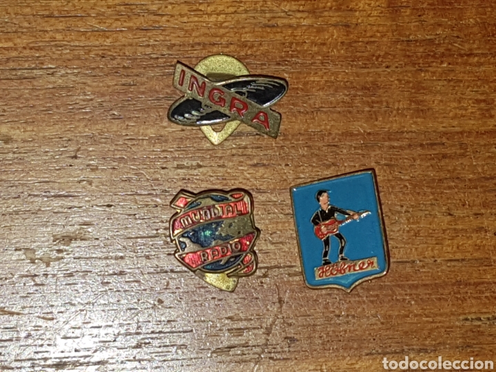 Pins de colecci&oacute;n: 19 antiguos pins de radios - Foto 6