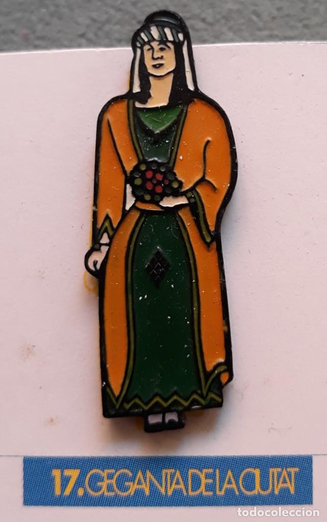 Sammlung von Pins: PIN - geganta de la ciutat - N&ordm; 17 - SEGUICI popular Santa TECLA - gigante -TARRAGONA