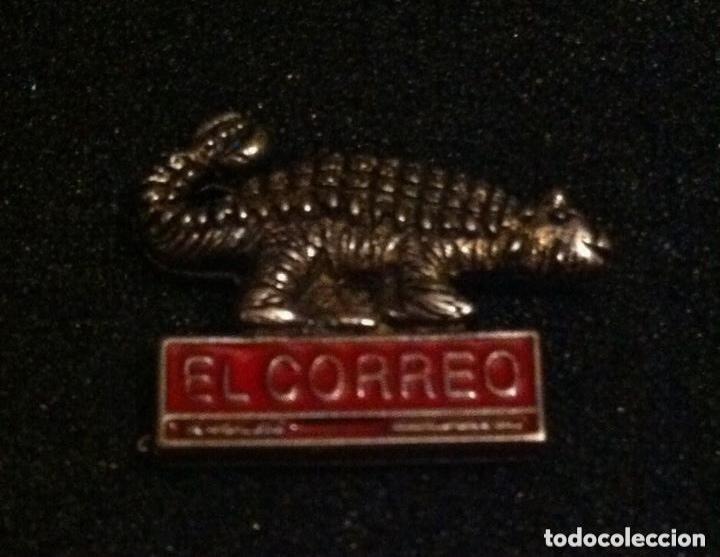 Pins de colecci&oacute;n: PIN DINOSAURIO (EL CORREO)