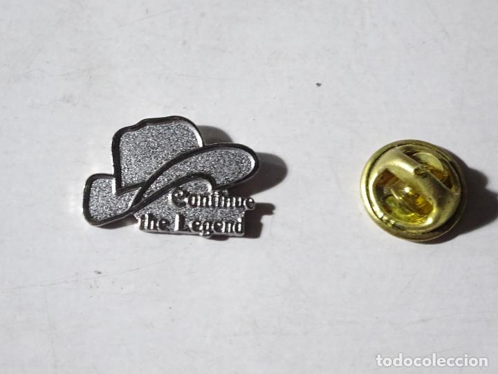 Pins e Spille di collezione: PIN DE MARCAS DE ROPA. CONTINUE THE LEGEND. SOMBRERO. PANAMA JACK