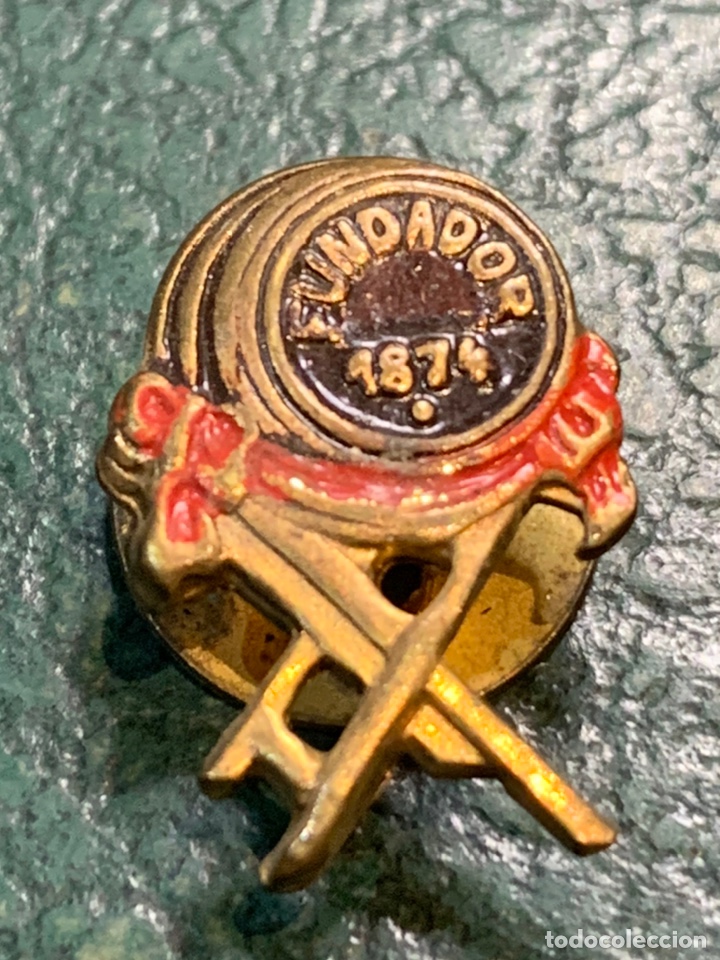 Pins de colecci&oacute;n: Pin antiguo Brandy Fundador