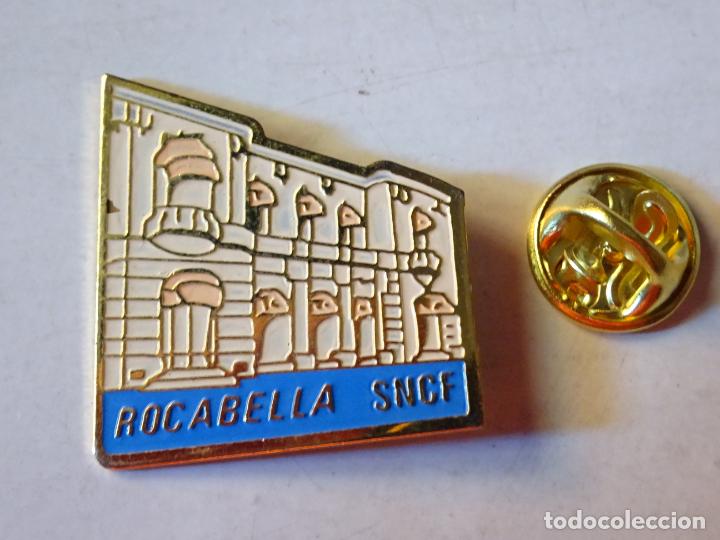 Pins e Spille di collezione: PIN DE TRENES FERROCARRILES. FRANCIA. SNCF ROCABELLA