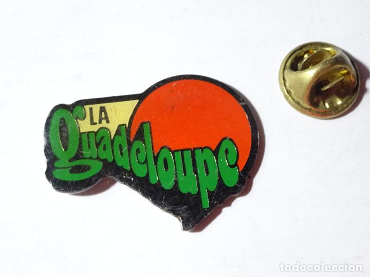 Pin's de collection: PIN DE TURISMO. GUADALUPE, FRANCIA. ISLA CARIBE