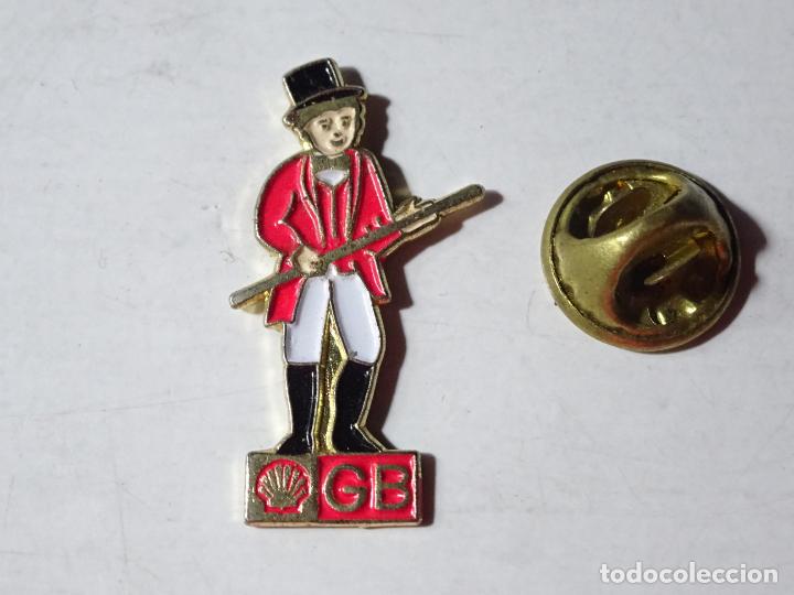 Pins de colecci&oacute;n: PIN DE TURISMO. UNI&Oacute;N EUROPEA. TRAJE T&Iacute;PICO REINO UNIDO. GRAN BRETA&Ntilde;A. SHELL