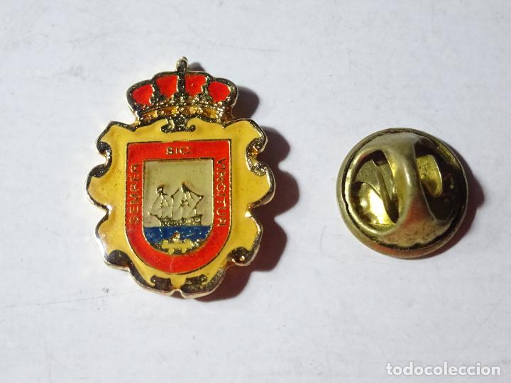 Pins e Spille di collezione: PIN DE TURISMO HER&Aacute;LDICA. ESCUDO HER&Aacute;LDICO DE ASTILLERO CANTABRIA