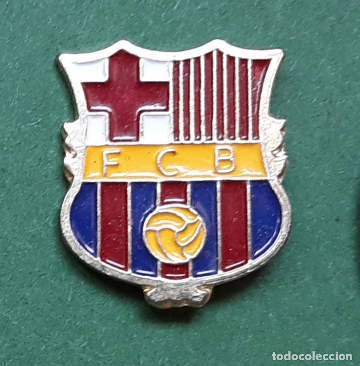 Pins de colecci&oacute;n: PIN - F C B - FUTBOL CLUB BARCELONA - ESCUDO BAR&Ccedil;A - METAL ESMALTADO -