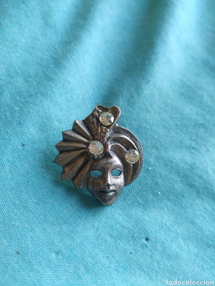 Collection pins: PIN m&aacute;scara original plateado con brillantitos de fantas&iacute;a