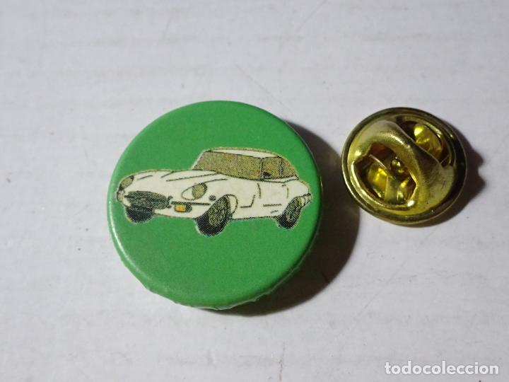 Pins de colecci&oacute;n: PIN DE COCHES MOTOS. ANTIGUO COCHE DEPORTIVO A&Ntilde;OS 60. JAGUAR E TYPE