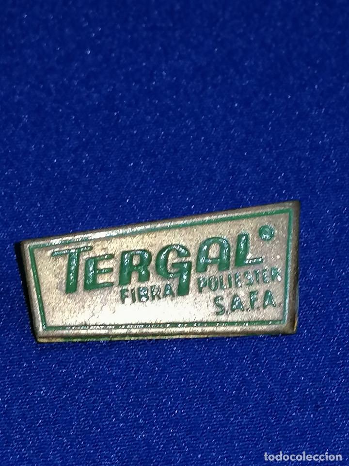 Sammlung von Pins: PIN DE PUBLICIDAD DE TERGAL. FIBRA POLIESTER