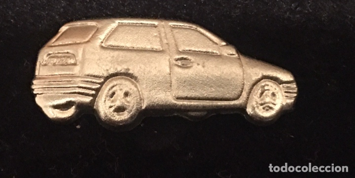 Pins de colecci&oacute;n: PIN plateado coche SEAT