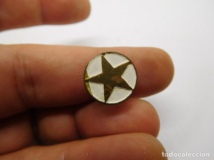 Pins de colecci&oacute;n: Insignia antigua con estrella dorada
