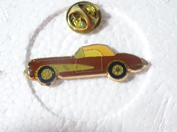 Pin's de collection: PIN DE COCHES MOTOS. COCHE CL&Aacute;SICO A&Ntilde;OS 50 70.