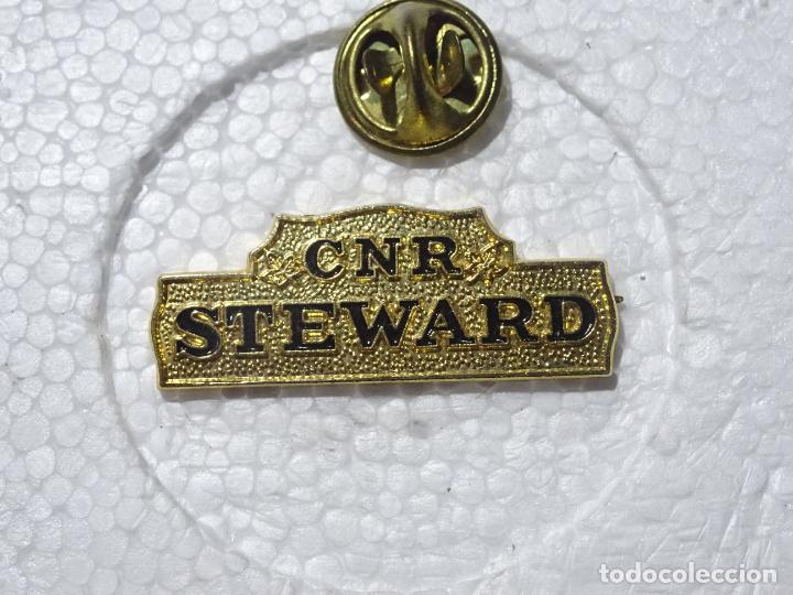 Pin's de collection: PIN DE TRENES FERROCARRILES. CANAD&Aacute; ESTADOS UNIDOS. CANADIAN NATIONAL RAILWAY STEWARD