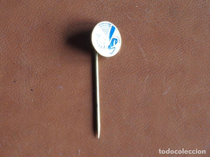 Pin's de collection: Pin insignia aguja Air France lineas aereas Francia