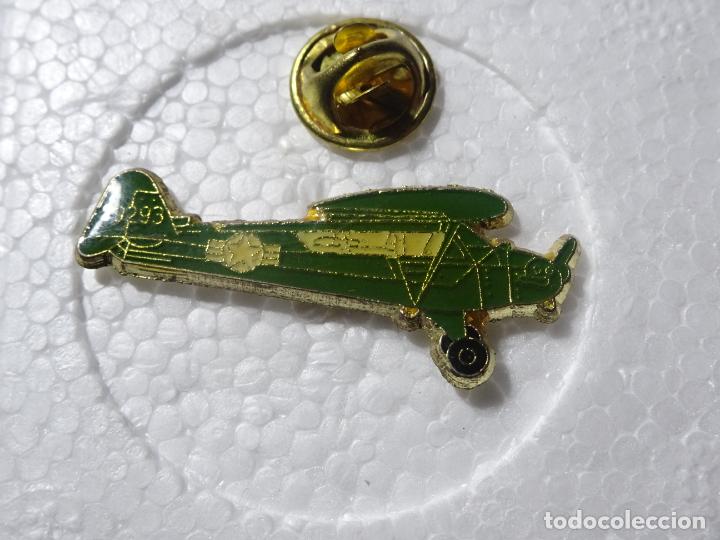 Pin's de collection: PIN DE AVIONES AEROL&Iacute;NEAS. AVI&Oacute;N MILITAR ANTIGUO USAF