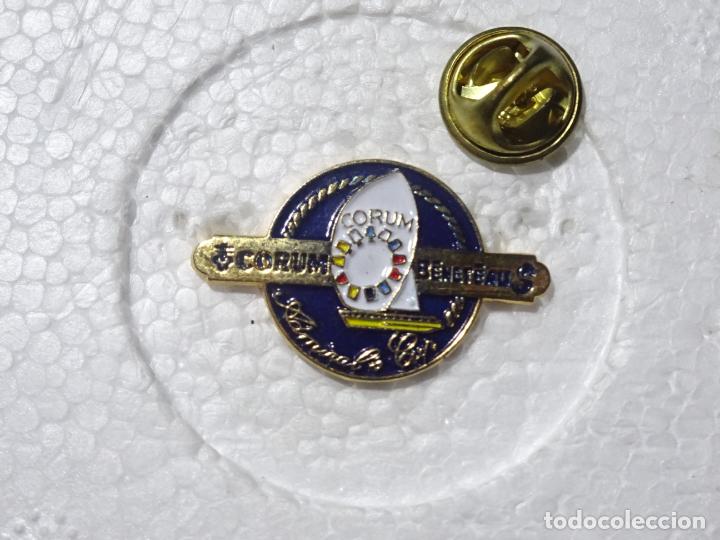 Pin's de collection: PIN DE BARCOS NAVIERAS COMPETICIONES MAR&Iacute;TIMAS. ADMIRAL'S CUP CORUM BENETEAU.