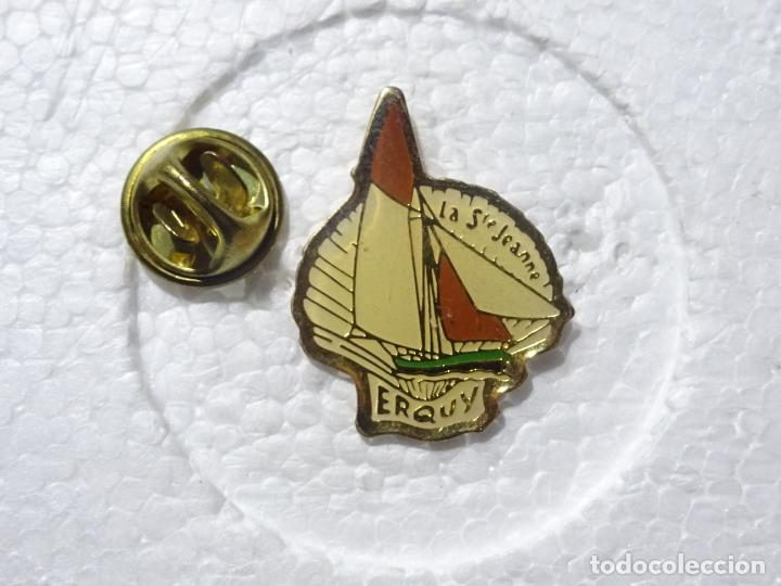Pin's de collection: PIN DE BARCOS NAVIERAS COMPETICIONES MAR&Iacute;TIMAS. BUQUE BARCO LA ST JEANNE ERQUY