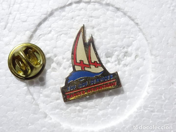 Sammlung von Pins: PIN DE BARCOS NAVIERAS COMPETICIONES MAR&Iacute;TIMAS. EDF SERVICES NANTES ATLANTIQUE