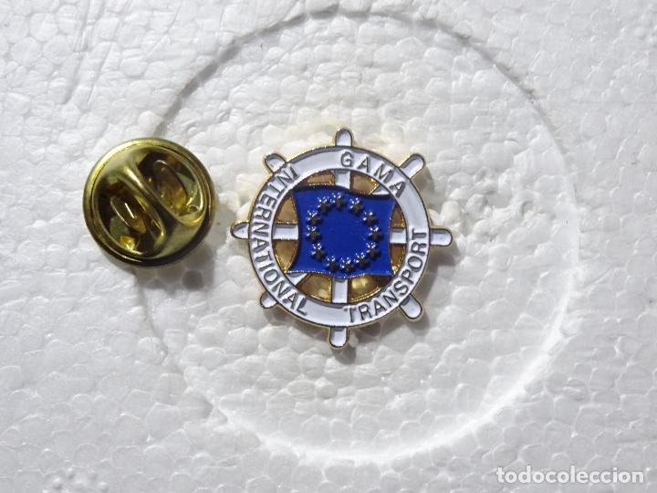 Pins e Spille di collezione: PIN DE BARCOS NAVIERAS COMPETICIONES MAR&Iacute;TIMAS. TIM&Oacute;N BANDERA UNI&Oacute;N EUROPEA. GAMA TRANSPORT