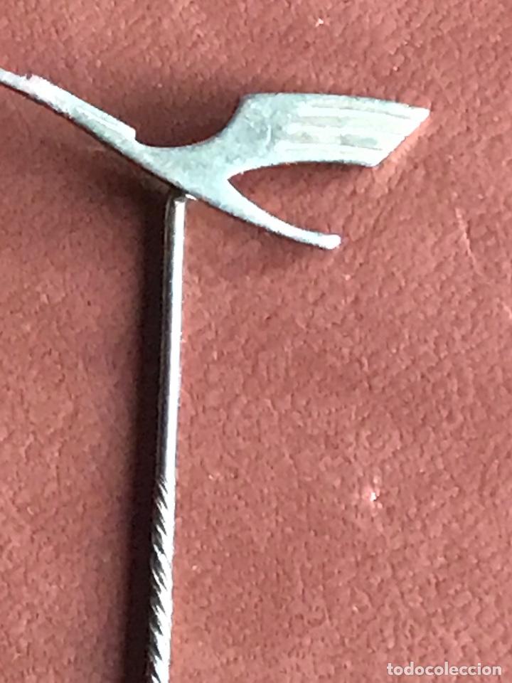 Pin's de collection: Lufthansa lineas aereas Alemania Pin aguja corbata