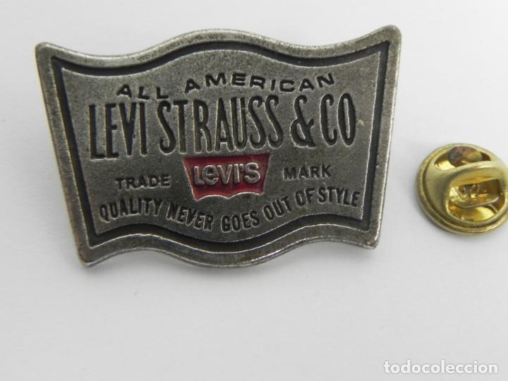 Pins de colecci&oacute;n: PIN LEVI STRAUSS & CO (LEVI'S)