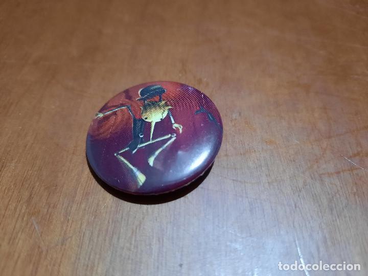 Pins de colecci&oacute;n: PINOCHO. GUILLERMO DEL TORO. CINE CHAPA. PIN. 0,31 MM. DI&Aacute;METRO. PARTE DE ATR&Aacute;S MET&Aacute;LICA. DIFICIL