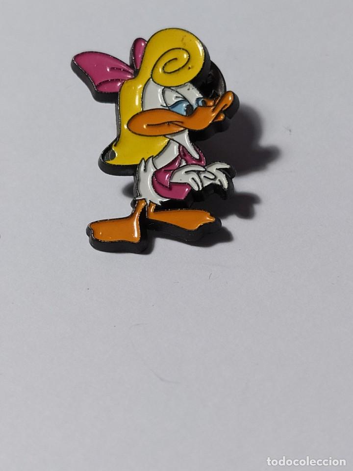 Pins de colecci&oacute;n: PIN DE BELLA DUCK DE DISNEY - Foto 1