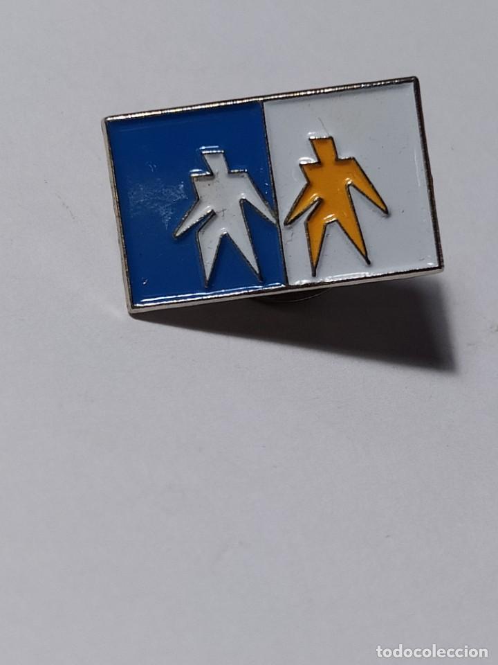 Pins de colecci&oacute;n: PIN DE PERSONAS - Foto 1