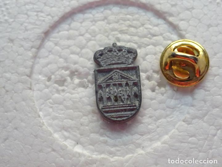 Pins de cole&ccedil;&atilde;o: PIN DE TURISMO HER&Aacute;LDICA. ESCUDO HER&Aacute;LDICO DE ADRA, ALMER&Iacute;A