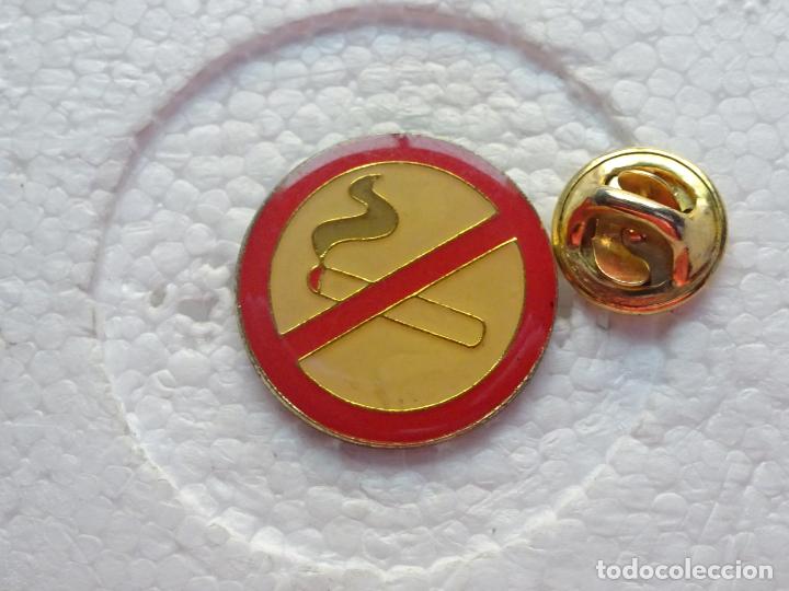 Sammlung von Pins: PIN SE&Ntilde;ALES. PROHIBIDO FUMAR