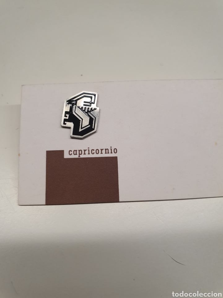Pins de colecci&oacute;n: Pin Chach&aacute; Hor&oacute;scopo, a&ntilde;os 90,modelo Capricornio, dise&ntilde;o Peret