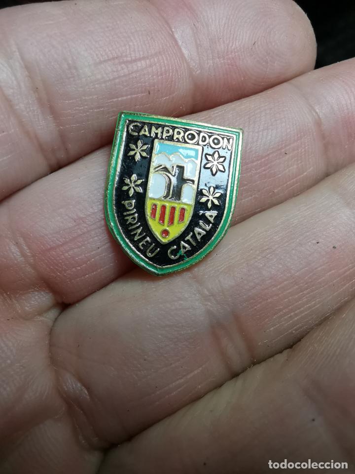 Pins de colecci&oacute;n: ANTIGUA INSIGNIA MONTA&Ntilde;A-ALPINISMO-SKY-ESQUI---PIRINEOS ESPA&Ntilde;A---CAMPRODON- GIRONA