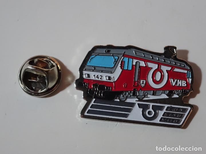 Pins de colecci&oacute;n: PIN DE TRENES FERROCARRILES. SUIZA. TREN LOCOMOTORA. VHB Re 456 142 Vereinigte Huttwil Bahnen