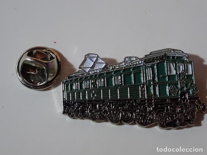 Pins de cole&ccedil;&atilde;o: PIN DE TRENES FERROCARRILES. SUIZA. TREN LOCOMOTORA TRANV&Iacute;A